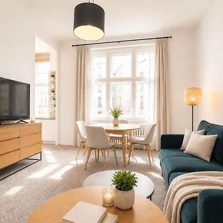 Διαμέρισμα Charming Two-bedroom By Parizska *
