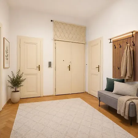 Charming Two-bedroom By Parizska * Πράγα